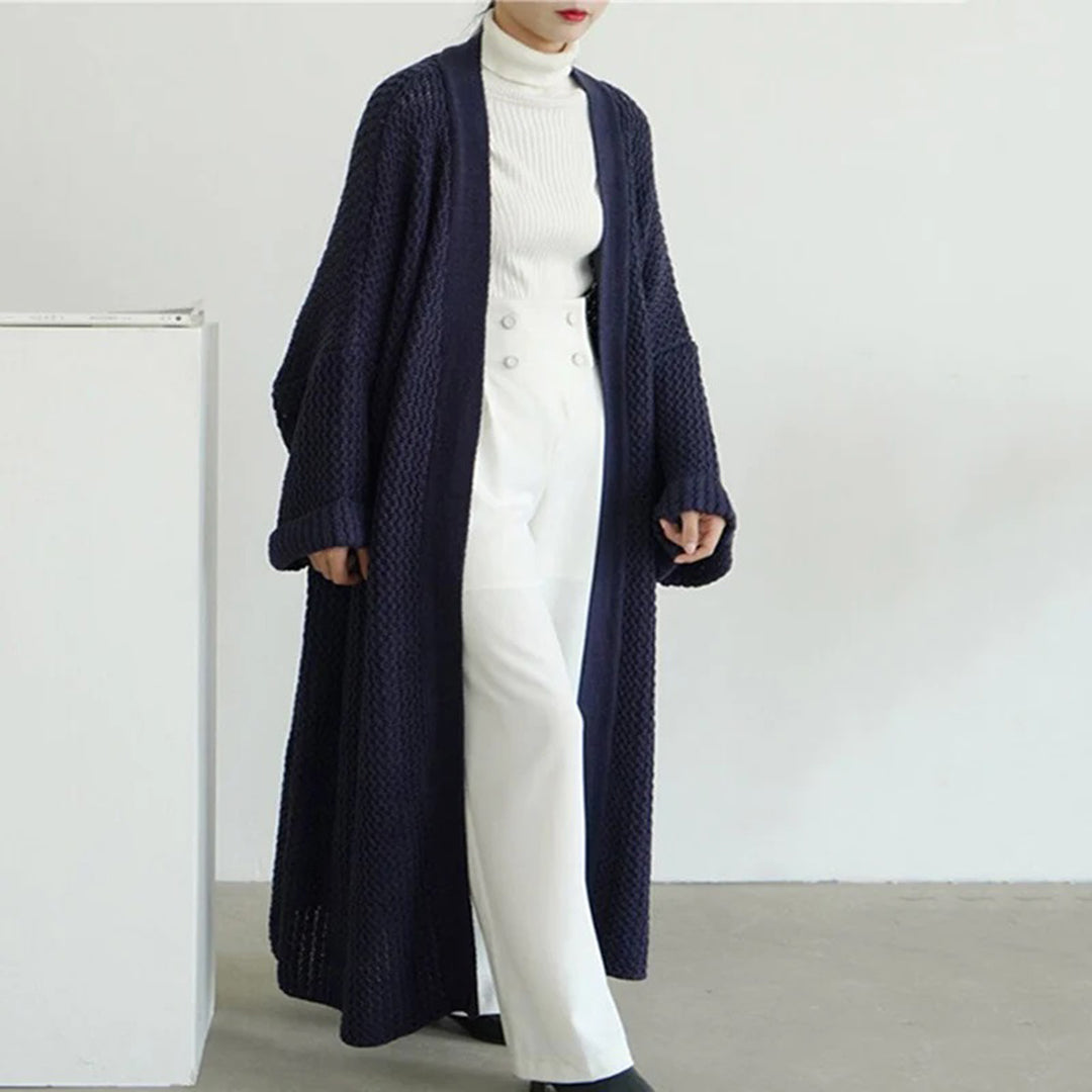 Oversized Women's Winter Cardigan with Chunky Knit and Full-Length Drape 3